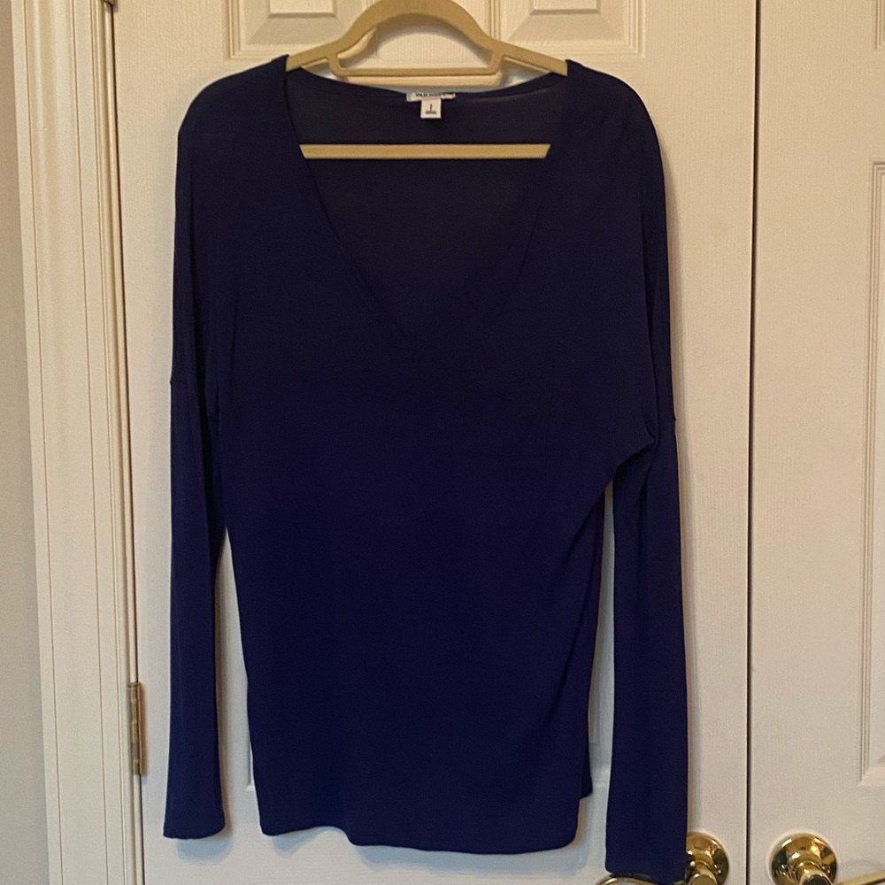 Old Navy long sleeve v-neck